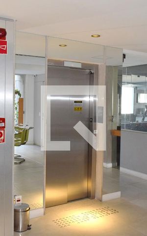 Apartamento à venda com 72m², 1 quarto e 1 vagaHall elevador