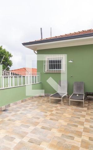 Casa à venda com 249m², 3 quartos e 2 vagas Casa à venda com 249m², 3 quartos e 2 vagasQuintal