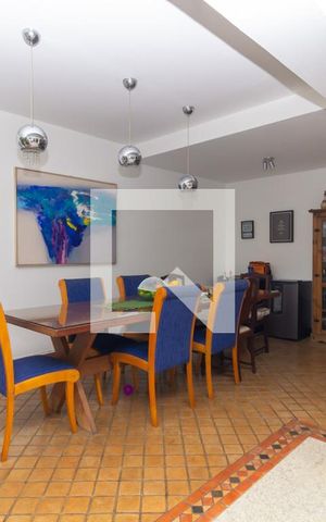 Casa à venda com 249m², 3 quartos e 2 vagas Casa à venda com 249m², 3 quartos e 2 vagasSala de Jantar