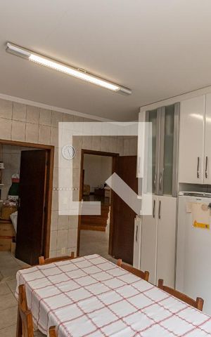Casa para alugar com 300m², 4 quartos e 5 vagas Casa para alugar com 300m², 4 quartos e 5 vagasCozinha