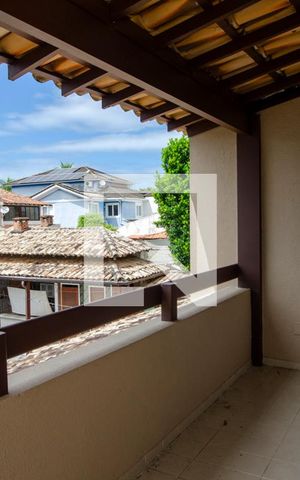 Casa de condomínio para alugar com 340m², 4 quartos e 3 vagas Casa de condomínio para alugar com 340m², 4 quartos e 3 vagasQuarto 3 - varanda