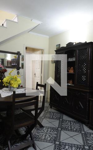 Casa à venda com 160m², 5 quartos e 2 vagasSala
