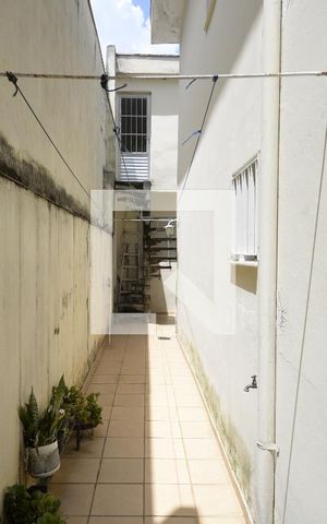 Casa à venda com 160m², 5 quartos e 2 vagasCorredor Quintal