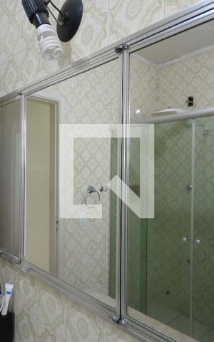 Casa à venda com 160m², 5 quartos e 2 vagasBanheiro