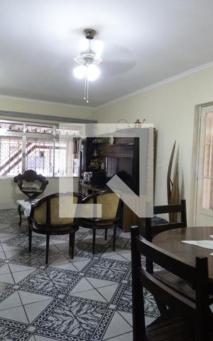 Casa à venda com 160m², 5 quartos e 2 vagasSala