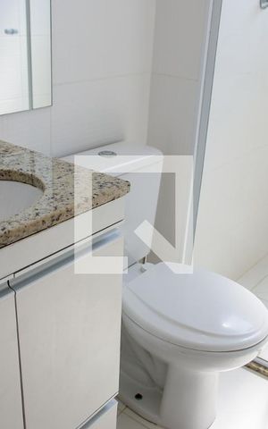 Apartamento para alugar com 55m², 2 quartos e 2 vagas Apartamento para alugar com 55m², 2 quartos e 2 vagasBanheiro