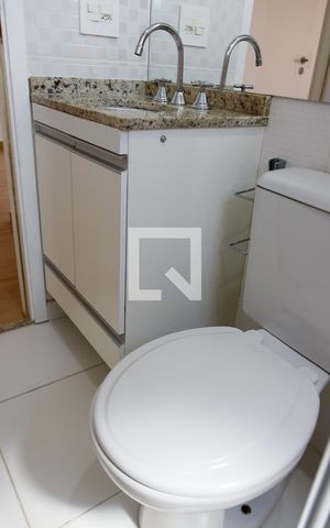 Apartamento para alugar com 55m², 2 quartos e 2 vagas Apartamento para alugar com 55m², 2 quartos e 2 vagasBanheiro