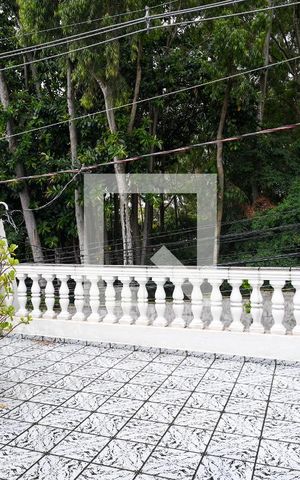 Casa à venda com 188m², 3 quartos e 2 vagas Casa à venda com 188m², 3 quartos e 2 vagasSacada
