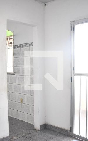 Casa à venda com 48m², 1 quarto e sem vagaSala