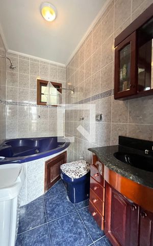 Casa à venda com 200m², 3 quartos e 1 vaga Casa à venda com 200m², 3 quartos e 1 vagaBanheiro da Suíte