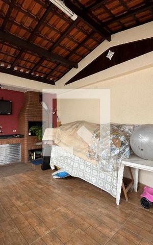 Casa à venda com 200m², 3 quartos e 1 vaga Casa à venda com 200m², 3 quartos e 1 vagaÁrea externa