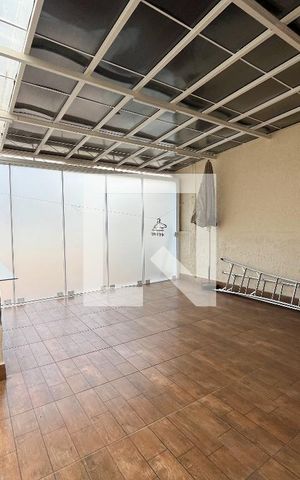 Casa à venda com 200m², 3 quartos e 1 vaga Casa à venda com 200m², 3 quartos e 1 vagaÁrea externa
