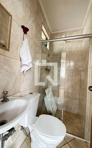 Casa à venda com 200m², 3 quartos e 1 vaga Casa à venda com 200m², 3 quartos e 1 vagaBanheiro Área Externa