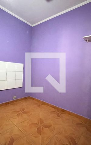 Casa à venda com 200m², 3 quartos e 1 vaga Casa à venda com 200m², 3 quartos e 1 vagaQuarto de Serviço