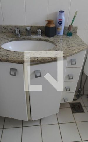 Apartamento à venda com 114m², 3 quartos e 2 vagasBanheiro da suíte 
