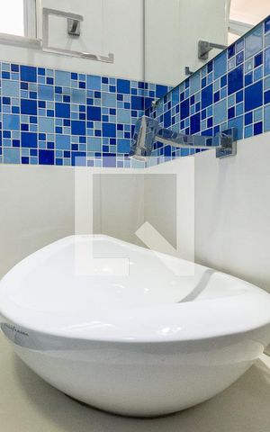 Apartamento à venda com 78m², 3 quartos e sem vagaBanheiro