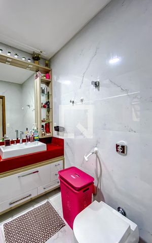 Casa à venda com 267m², 4 quartos e 3 vagasBanheiro da Suíte