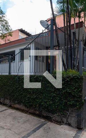 Apartamento para alugar com 80m², 2 quartos e 1 vagaFachada