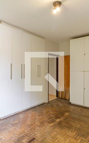 Casa à venda com 360m², 3 quartos e 4 vagasQuarto de Serviço