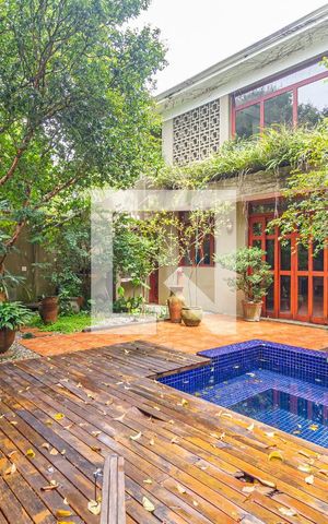 Casa à venda com 360m², 3 quartos e 4 vagasQuintal