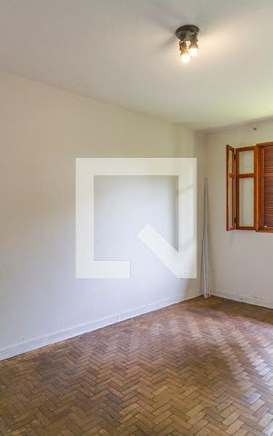 Casa à venda com 360m², 3 quartos e 4 vagasQuarto de Serviço