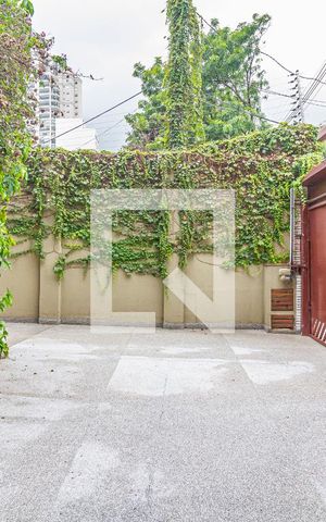 Casa à venda com 360m², 3 quartos e 4 vagasGaragem