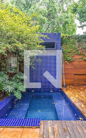 Casa à venda com 360m², 3 quartos e 4 vagasQuintal