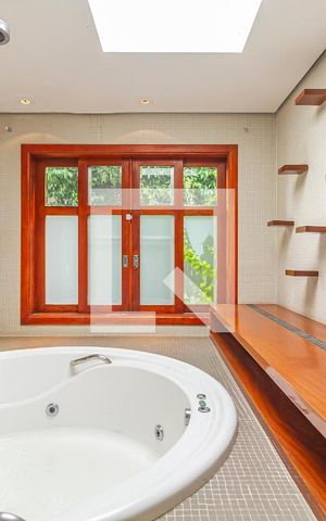 Casa à venda com 360m², 3 quartos e 4 vagasBanheiro da Suíte 2