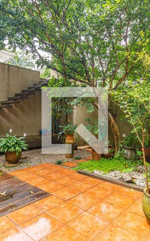 Casa à venda com 360m², 3 quartos e 4 vagasQuintal