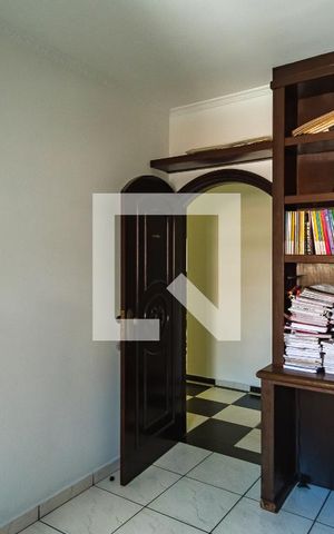 Casa à venda com 250m², 7 quartos e 6 vagas Casa à venda com 250m², 7 quartos e 6 vagasBiblioteca
