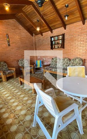 Casa à venda com 529m², 4 quartos e 3 vagas