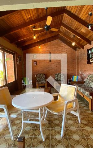 Casa à venda com 529m², 4 quartos e 3 vagas