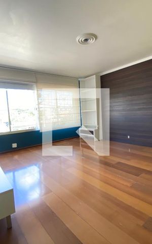 Casa à venda com 529m², 4 quartos e 3 vagas