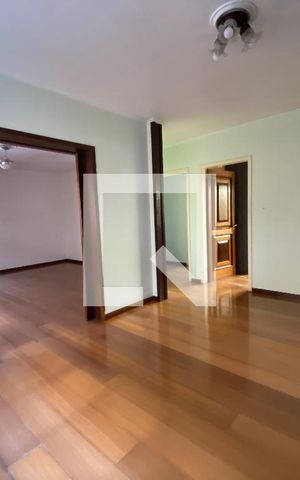 Casa à venda com 529m², 4 quartos e 3 vagas
