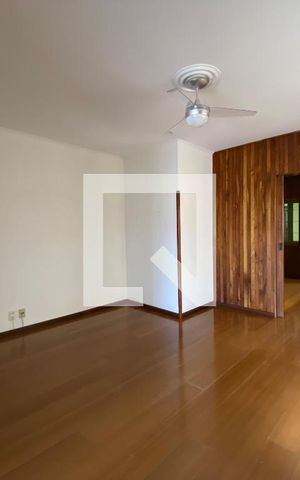 Casa à venda com 529m², 4 quartos e 3 vagas