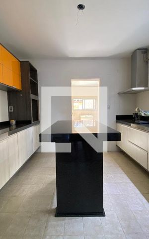 Casa à venda com 529m², 4 quartos e 3 vagas