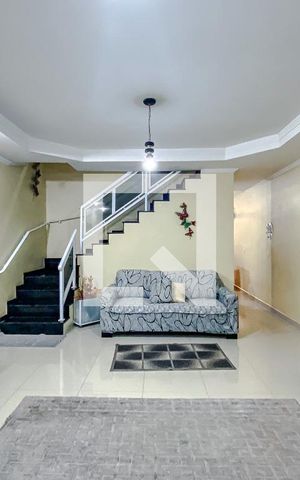 Casa à venda com 255m², 4 quartos e 6 vagasSala