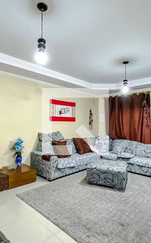 Casa à venda com 255m², 4 quartos e 6 vagasSala