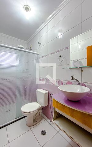 Casa à venda com 255m², 4 quartos e 6 vagasBanheiro da Suíte