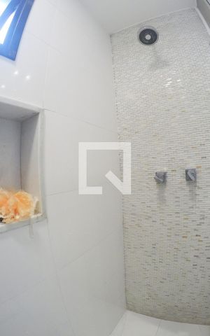 Apartamento à venda com 87m², 3 quartos e 2 vagas Apartamento à venda com 87m², 3 quartos e 2 vagasSuite