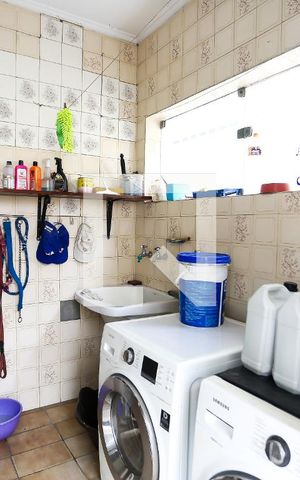 Casa à venda com 308m², 3 quartos e 4 vagas Casa à venda com 308m², 3 quartos e 4 vagasÁrea de Serviço