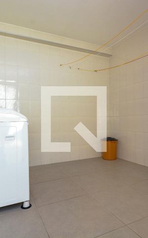 Casa à venda com 160m², 3 quartos e 4 vagas Casa à venda com 160m², 3 quartos e 4 vagasÁrea de Serviço - 2