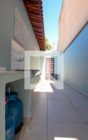 Casa à venda com 160m², 3 quartos e 4 vagas Casa à venda com 160m², 3 quartos e 4 vagasÁrea de Serviço - 1