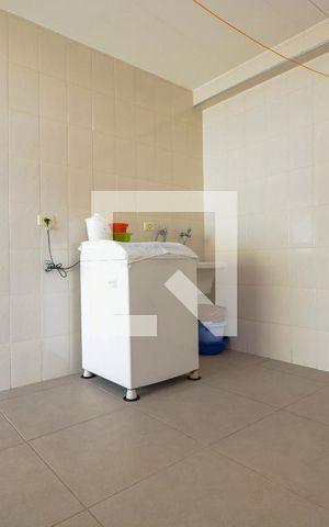 Casa à venda com 160m², 3 quartos e 4 vagas Casa à venda com 160m², 3 quartos e 4 vagasÁrea de Serviço - 2