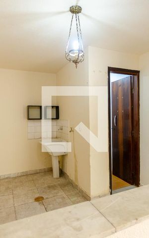 Casa para alugar com 180m², 3 quartos e 2 vagas Casa para alugar com 180m², 3 quartos e 2 vagasÁrea de Serviço