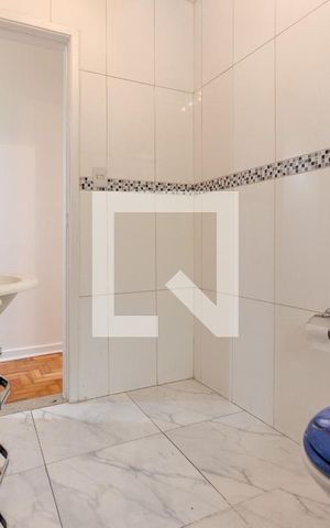 Casa para alugar com 180m², 3 quartos e 2 vagas Casa para alugar com 180m², 3 quartos e 2 vagasBanheiro 1