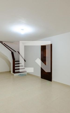 Casa para alugar com 180m², 3 quartos e 2 vagas Casa para alugar com 180m², 3 quartos e 2 vagasSala