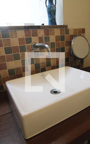 Apartamento à venda com 190m², 3 quartos e 2 vagas Apartamento à venda com 190m², 3 quartos e 2 vagasLavabo