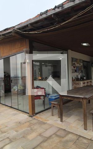 Apartamento à venda com 190m², 3 quartos e 2 vagas Apartamento à venda com 190m², 3 quartos e 2 vagasTerraço