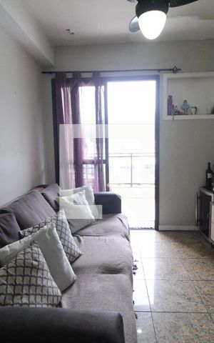 Apartamento à venda com 190m², 3 quartos e 2 vagas Apartamento à venda com 190m², 3 quartos e 2 vagasSala